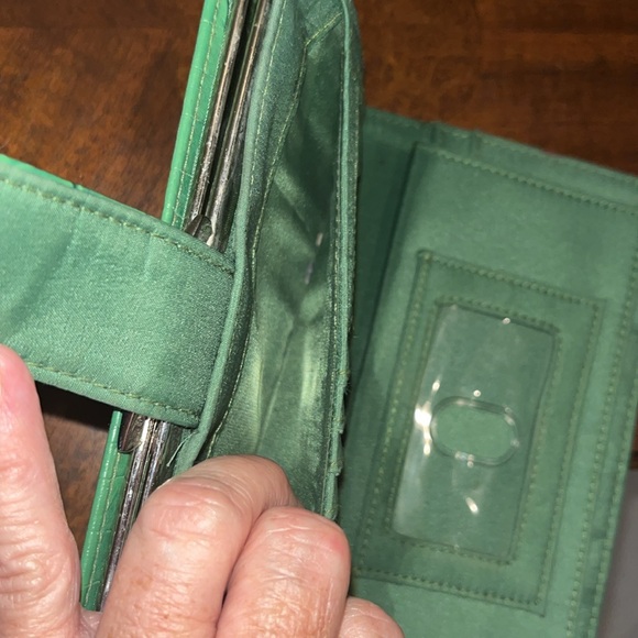 Accessorize,  Kisslock long Wallet  checkbook holder card slots  2 ID windows si - Picture 11 of 16